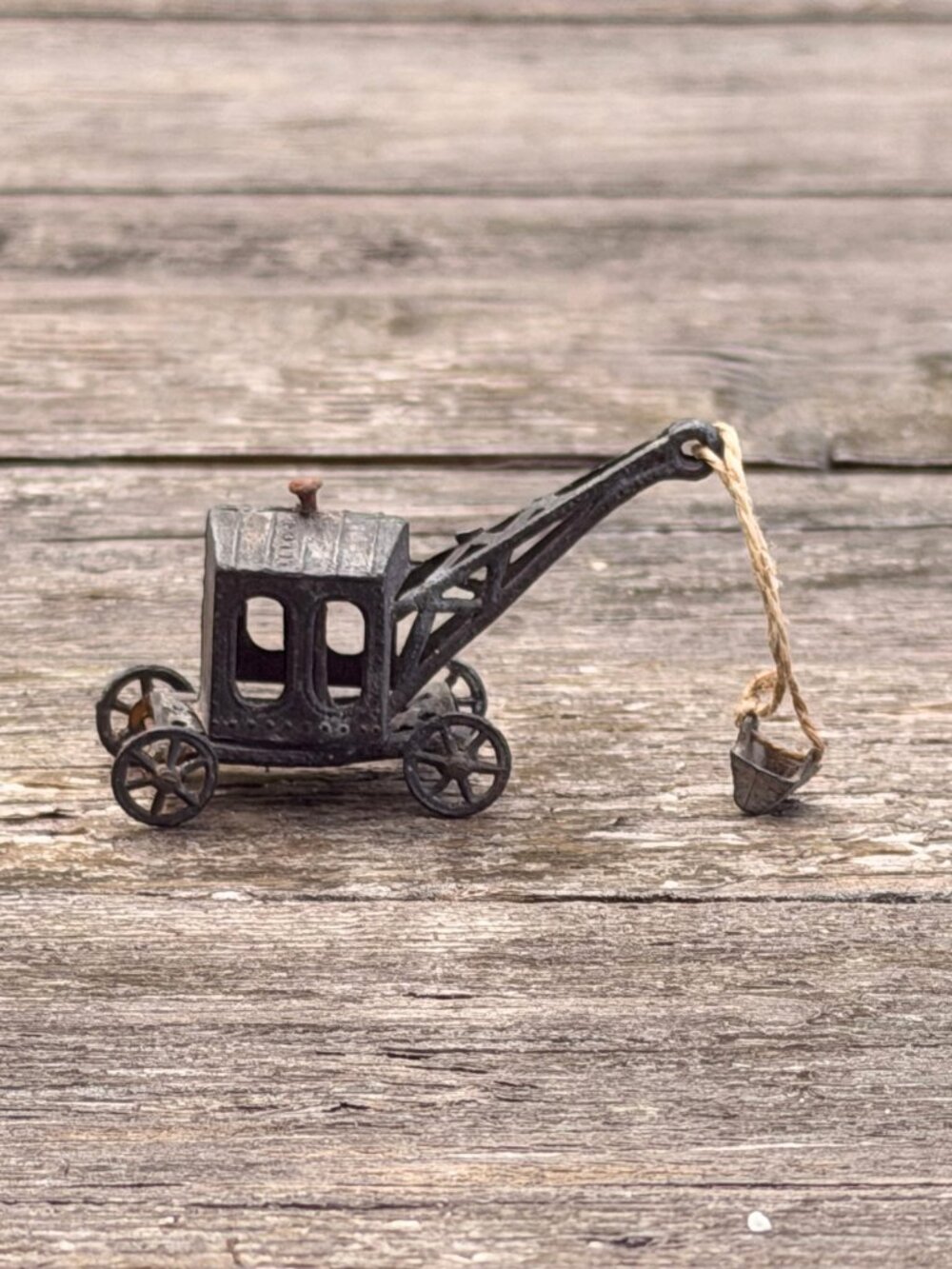 Vintage Derrick Crane Die Cast Metal Antique Construction Equipment Cracker Jack